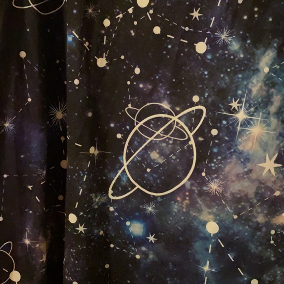 Beautiful and striking galaxy and star tunic. S. - Picture 2 of 5